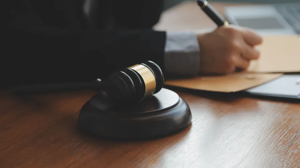 Portuguese convicted in Spain for calling ex-girlfriend "fat" and "witch"