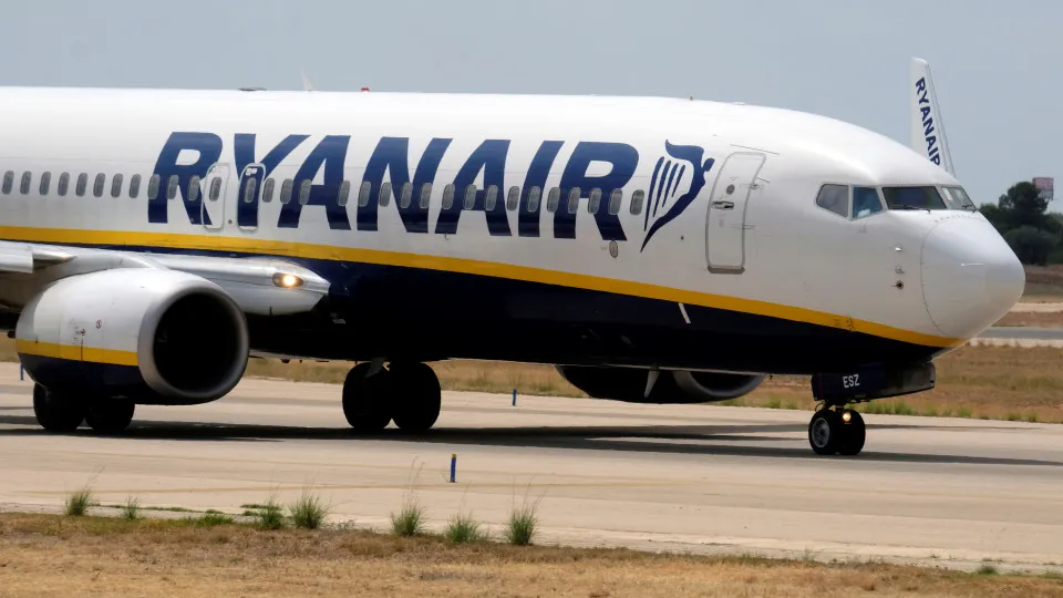 Portuguese government "does not accept ultimatums or threats" from Ryanair