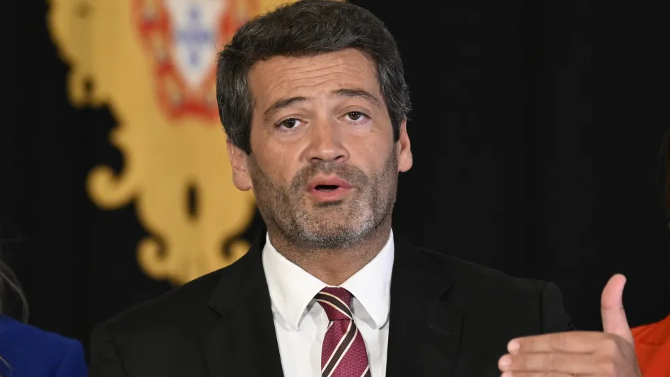 "Portuguese have the right for TAP not to become a bottomless pit"