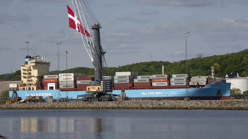 Profits of the Danish Maersk fall 29% until September to 2,561 million.