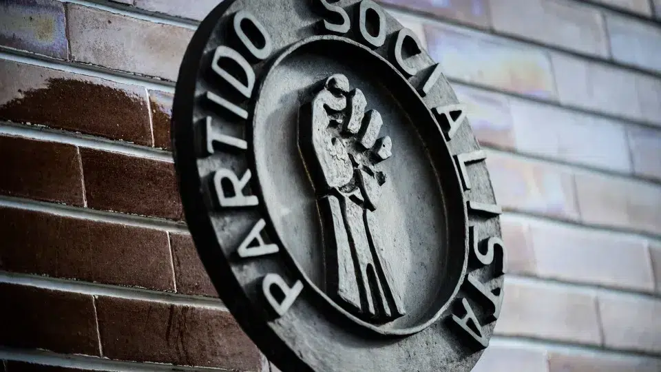 PS/Braga accuses dissident councilwoman of "irresponsibility" and disloyalty.