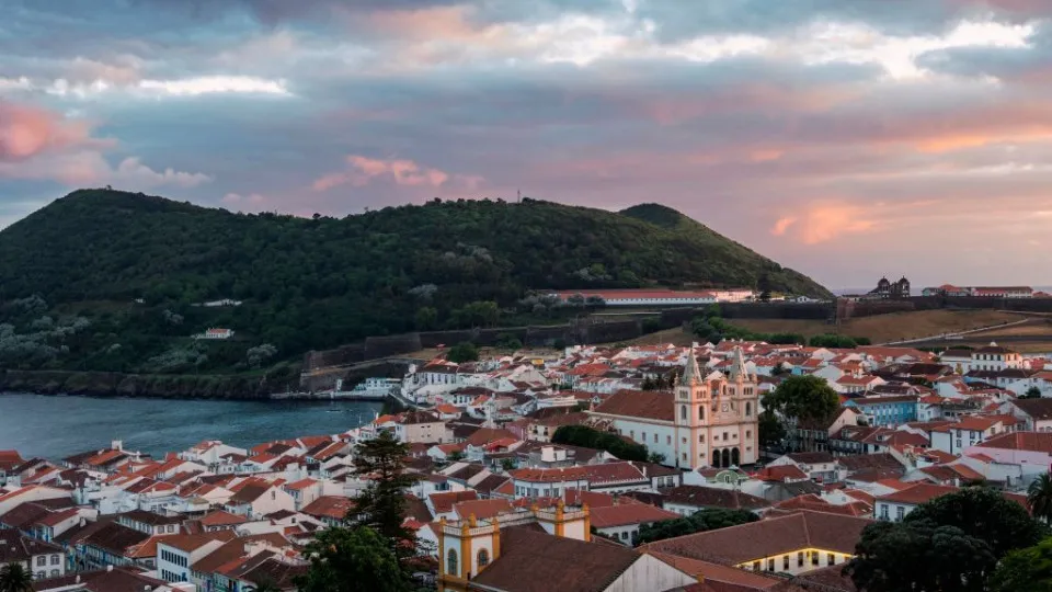 PS says that the financial situation of the Azores is "approaching bankruptcy"