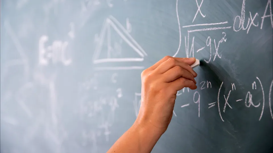 PS warns of a "critical" situation in the schools of Ribeira Grande.