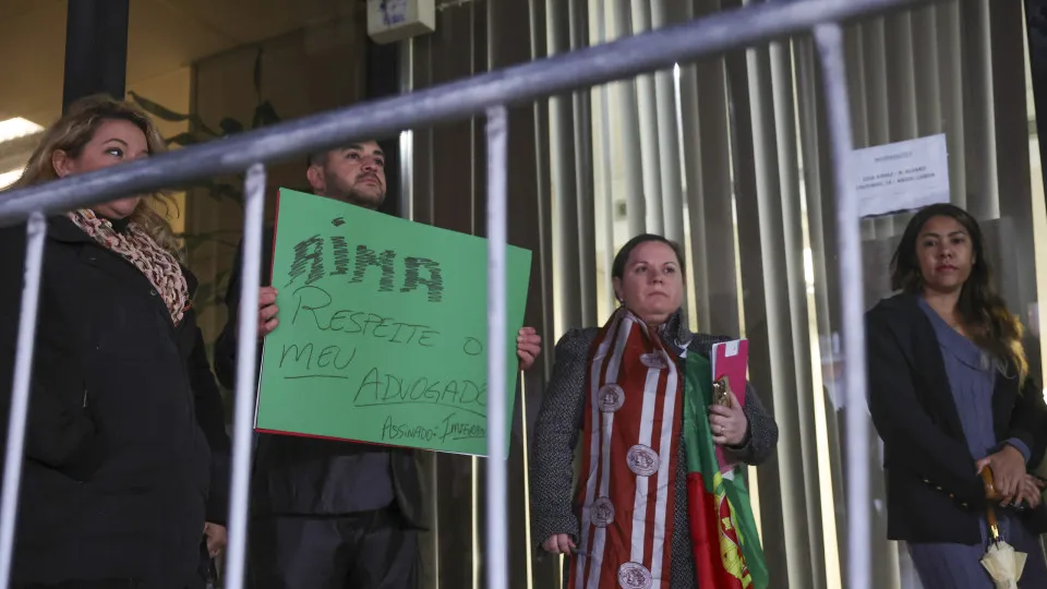 PSD and CDS approve Chega's proposal to limit certificates of residence.