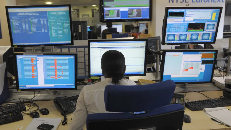 PSI on the rise with Sonae leading gains and rising around 3.5%