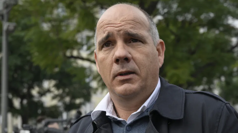 Raimundo asks Montenegro to react to the precariousness of the labor package.