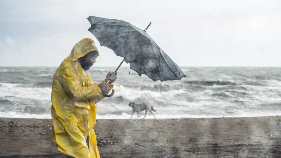 Rain, wind, and even hail. What depression Claudia brings on Thursday.