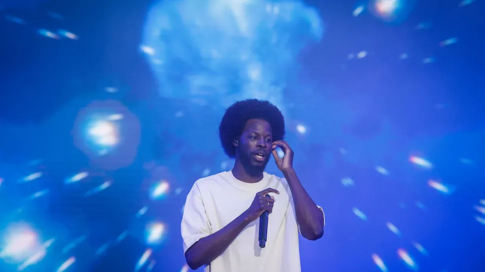 Rapper Papillon releases "Wonder" today and concludes the trilogy started in 2018