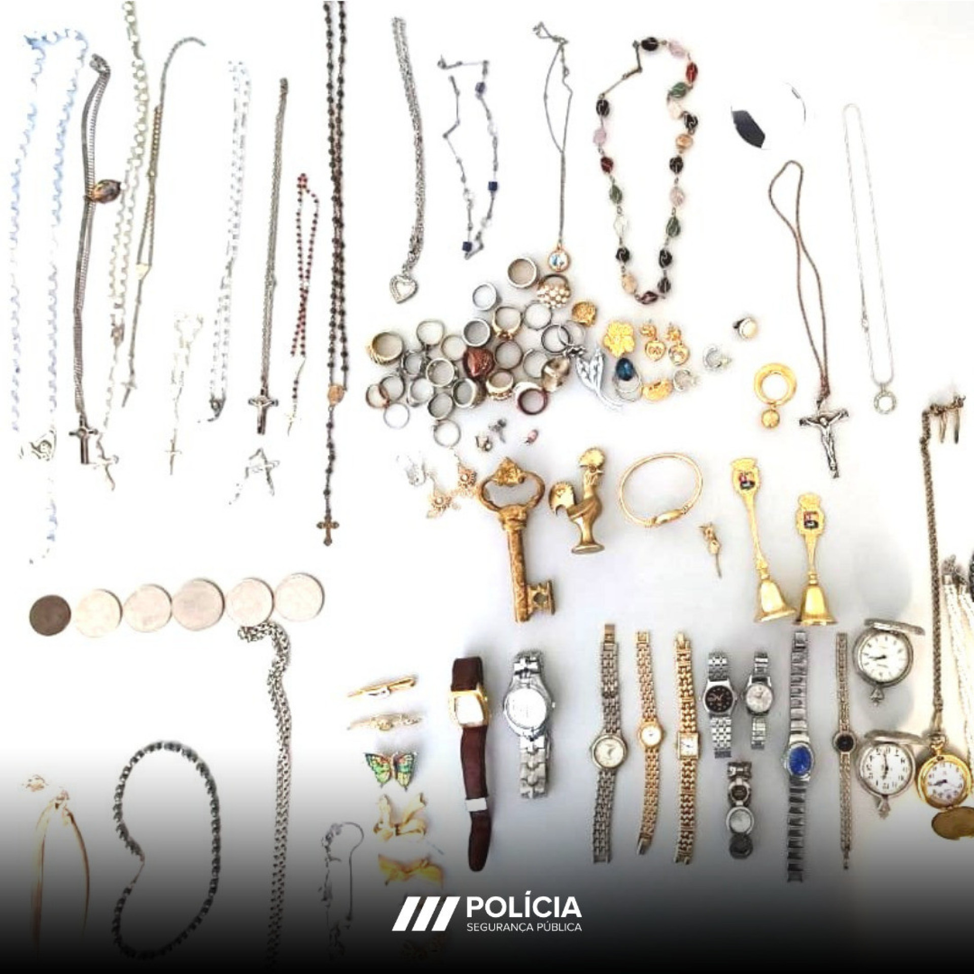 Rings, coins and more: Almost 100 stolen items seized in Madeira