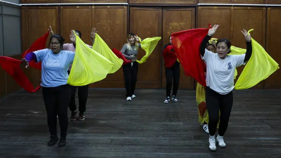 "Rumor" of tourism gathers in Coimbra ethnographic group, choir and Nepalese.