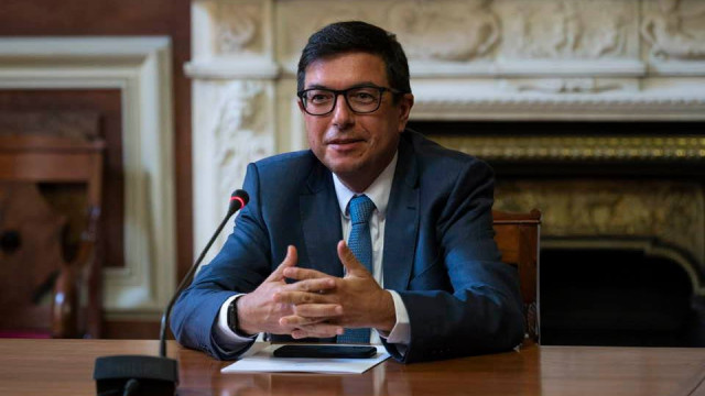 Santarém Red Cross firefighters assist childbirth in ambulance