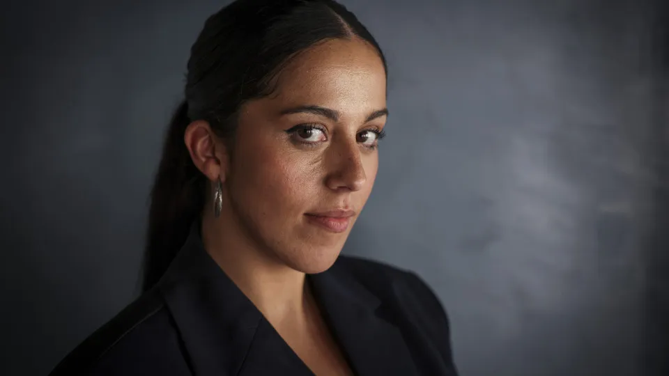 Sara Correia with scheduled dates for London, Utrecht, and Paris in 2026