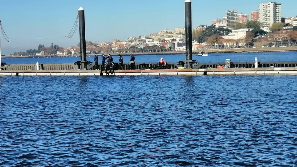 Searches for missing man in Afurada in Gaia resumed at 09:00.