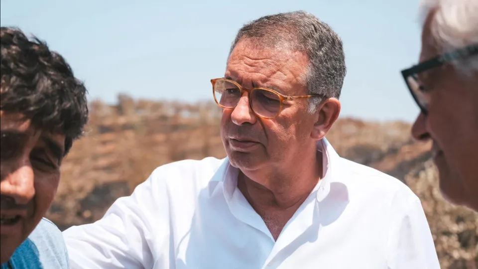 Seguro criticizes those who take advantage of November 25th "to be against April 25th"