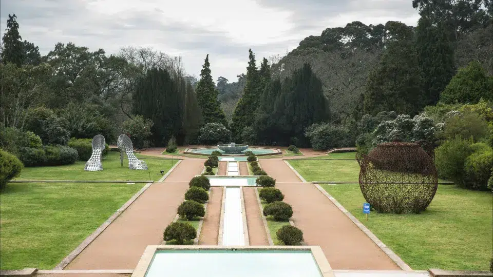Serralves receives a trip to a "space laboratory" from architects Aires Mateus