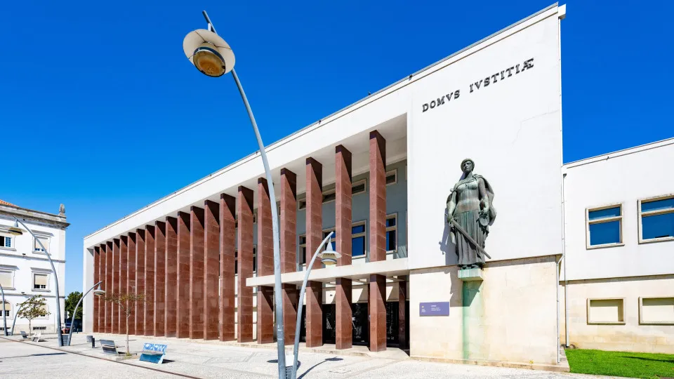 Suspect of adolescent violation began to be tried in Aveiro