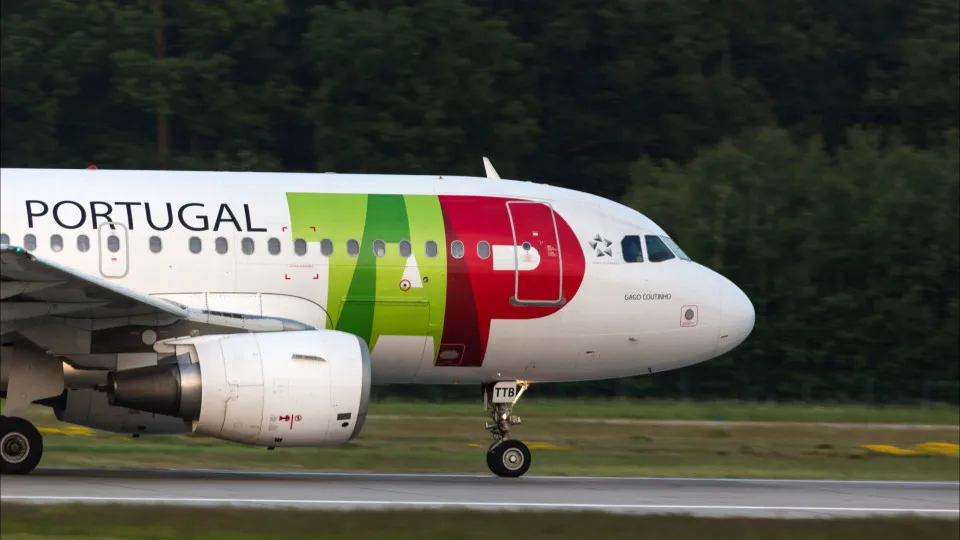 Suspension of flights to Venezuela causes concern for Christmas