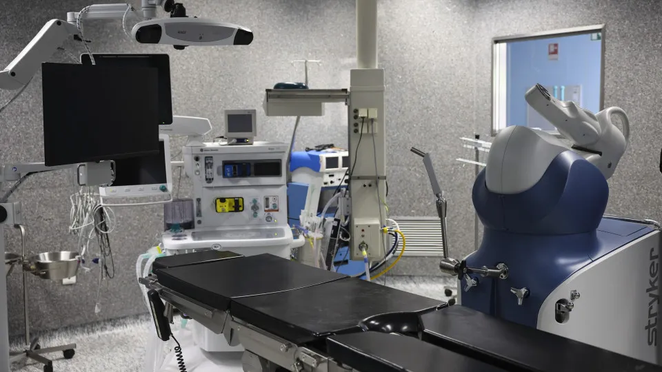 The number of oncological surgeries plummeted abruptly in the last quarter.