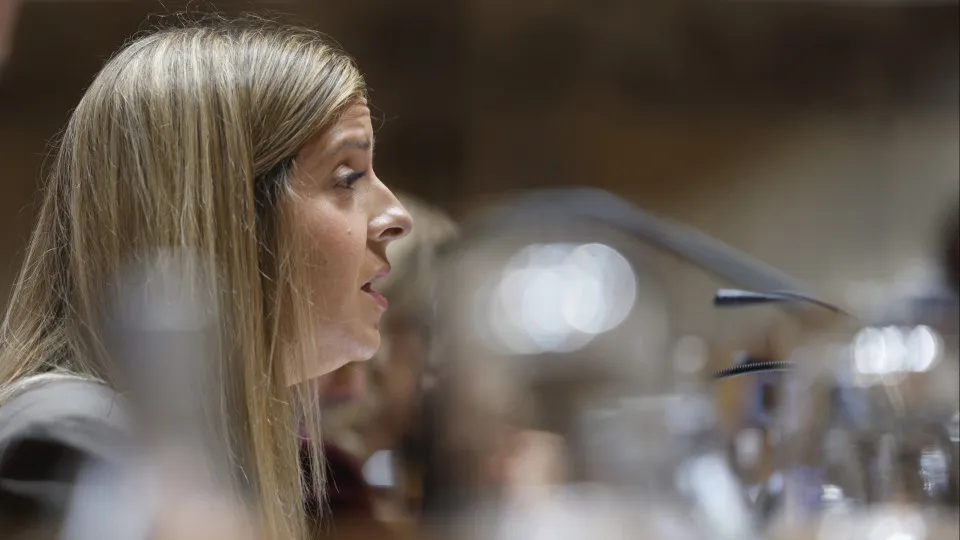 The value of the book voucher for young people will rise to 30 euros.