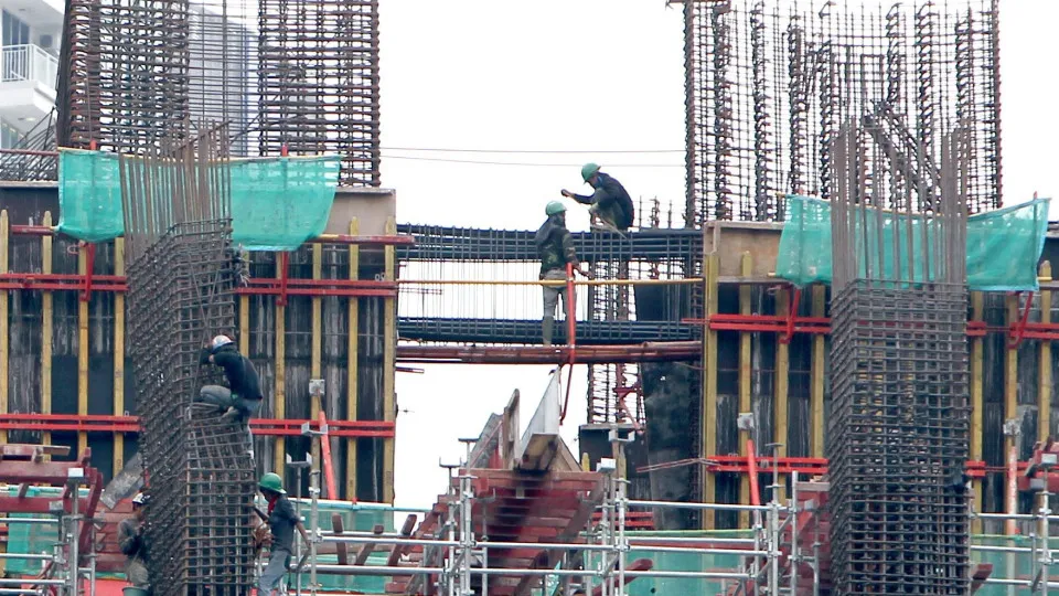 "The worst that can happen. Construction will stop for 6 months due to the 6% VAT."