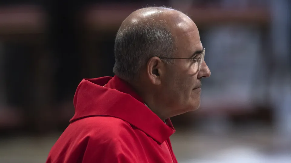 Tolentino shares prize with "class of teachers in crisis"