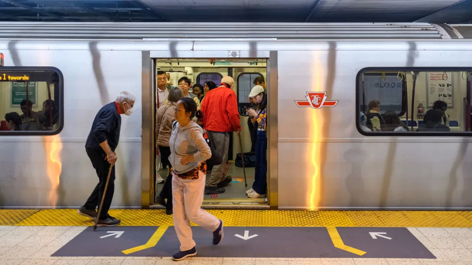 Toronto police identify corpse after 17 years. It was of a Portuguese person.