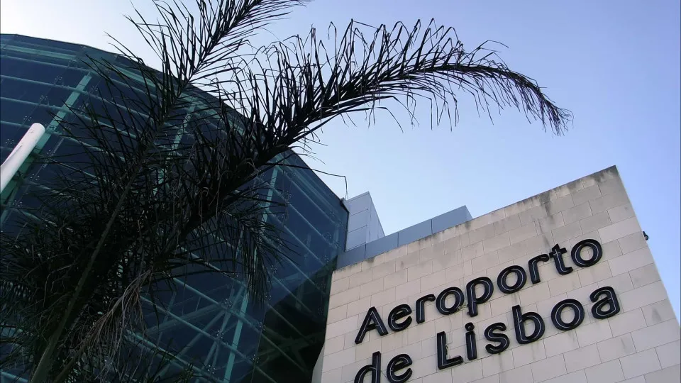 Two arrested at Lisbon airport on suspicion of drug trafficking
