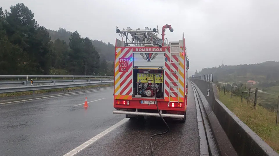 Two dead and four injured in an accident on the A24 in the municipality of Chaves