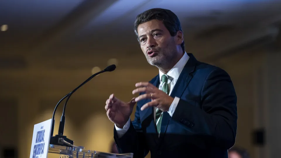 Ventura says he wants to be "heir of Sá Carneiro" and attacks opponents