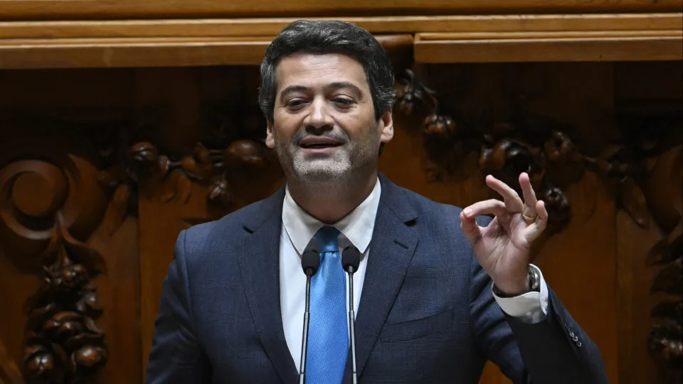 Ventura wants referendums on regionalization and euthanasia.