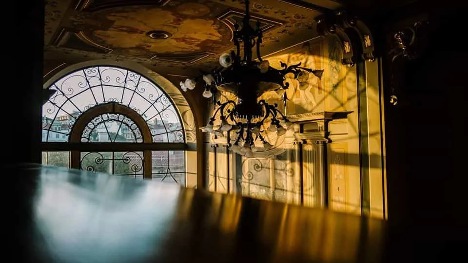 Vera Mantero's piece brings spirituality down from the sky to the ground with humor.