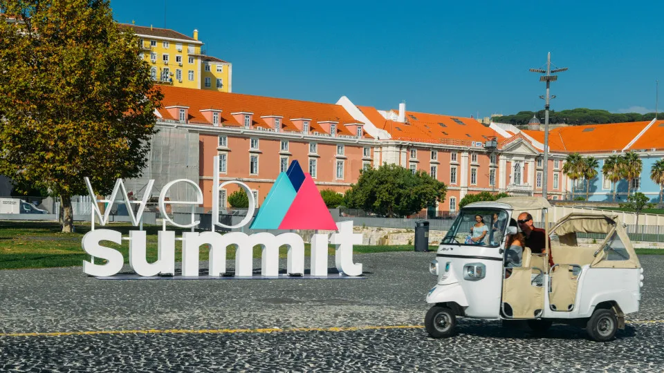 Web Summit drives Lisbon hospitality to high prices, but fewer days