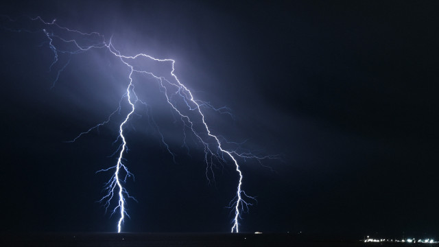 Trovoada intensa é raro, mas não é novo. 