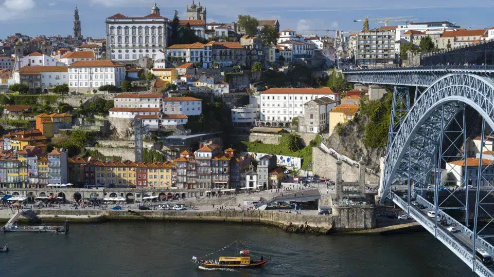 Works will affect traffic in Porto's tunnels for a month.