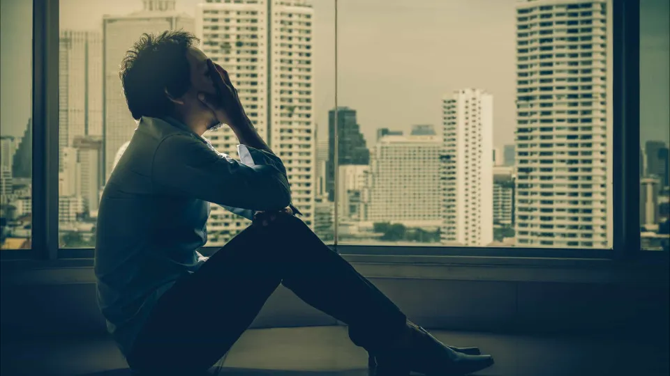 Young people increasingly turn to the SOS Line, doubling cases of suicidal ideation.