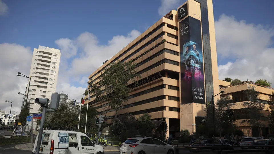 Altice penalized for failures in wait time and service at SNS24