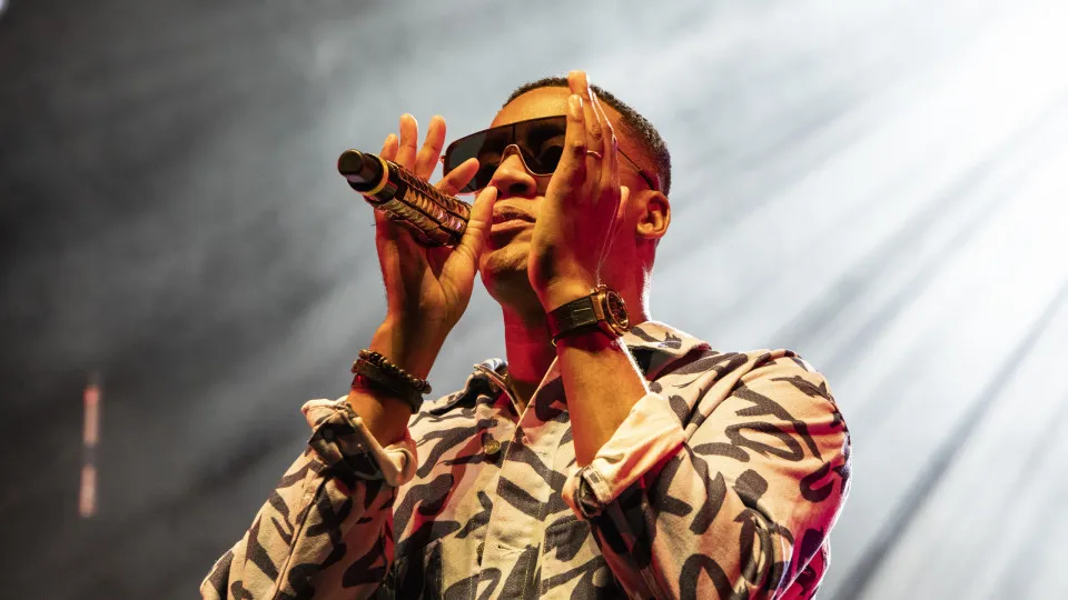 Anselmo Ralph enlivens New Year's Eve in Leiria