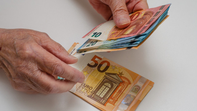 Attention, retirees: Pensions are deposited today with Christmas bonus