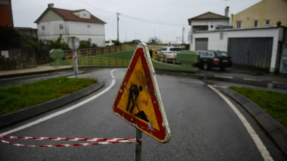 Borba cuts traffic on EN255 as a precaution due to cracks