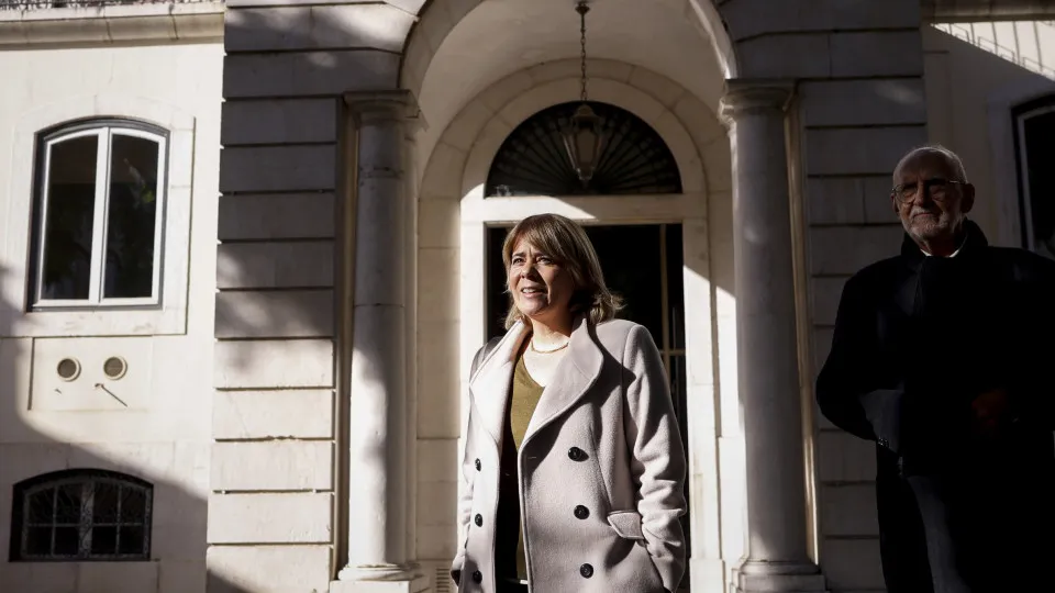 Catarina Martins formalizes presidential candidacy with 9,500 signatures