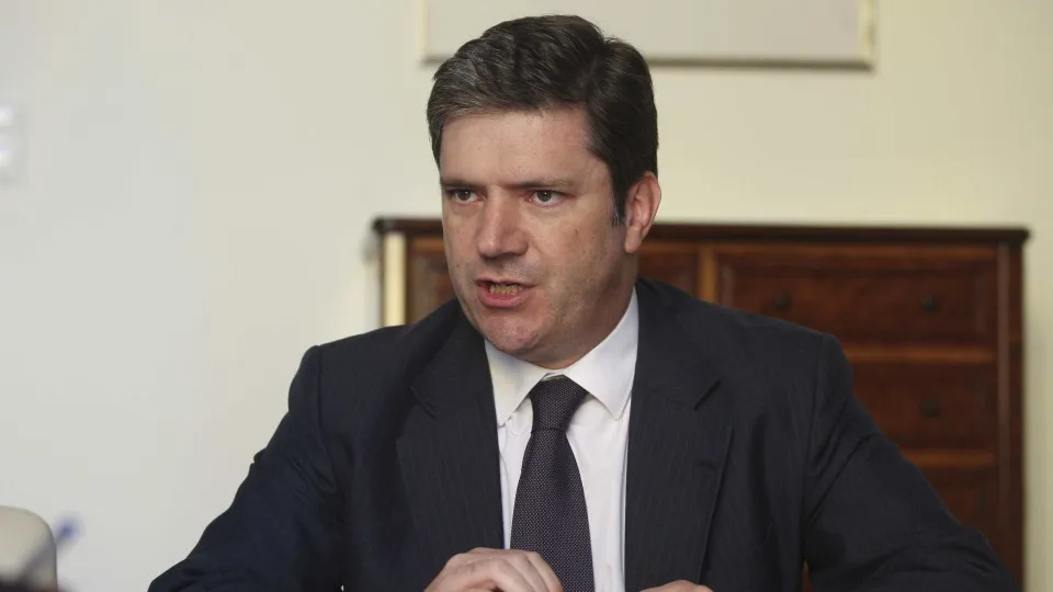 CDS-PP calls for an inquiry into Mortágua's "degrading" gesture.