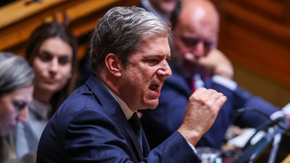 CDS protests over broadcast on RTP2 of cartoons about gender identity