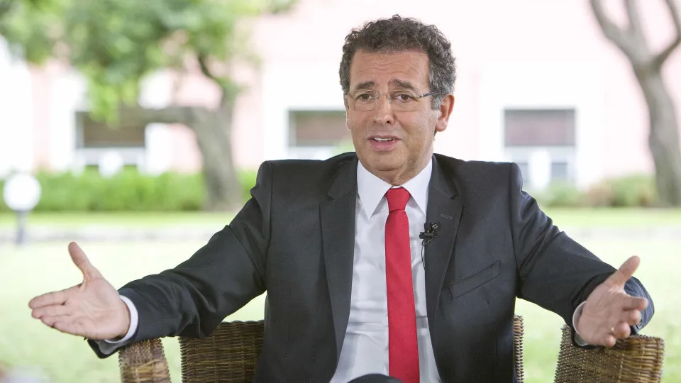 Changes to labor law bring "contrary to the necessary social peace".