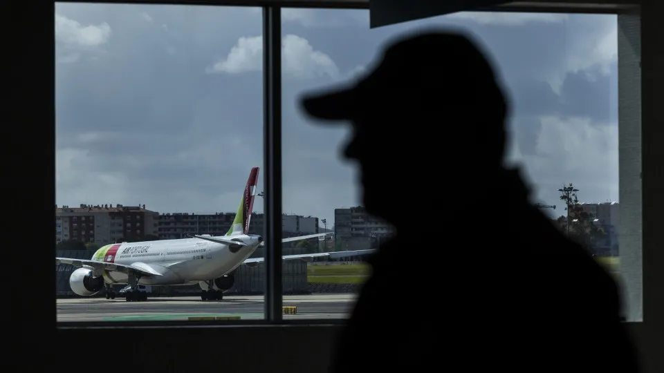 Civil aviation pilots decide today whether to join the general strike.