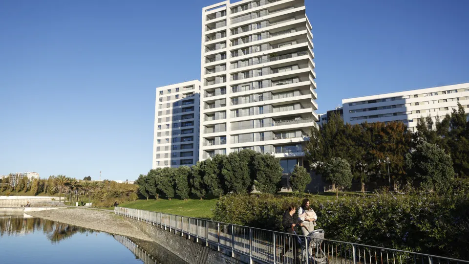 Construction proliferates in Alta de Lisboa, between mixture and segregation
