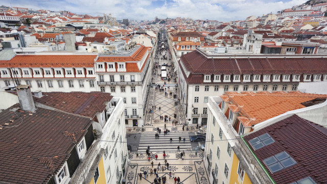 "Economy of the year." "It wouldn't hurt the government to thank the previous one."