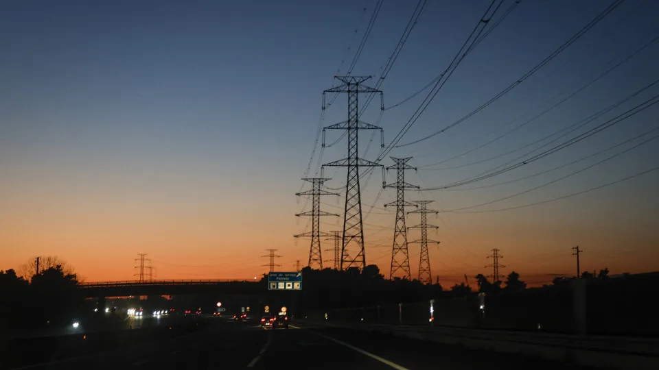 Electricity consumption increases by 2.9% and reaches a historical high until November