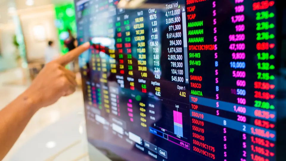 European markets fall ahead of Fed decision this week.