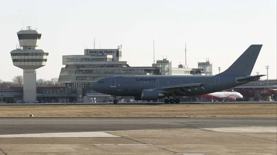 Fewer than 100 planes are grounded due to a 'software' issue