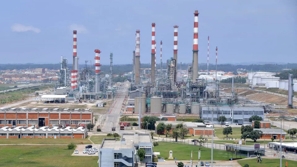 Fire at the Petrogal refinery in Matosinhos mobilizes internal resources